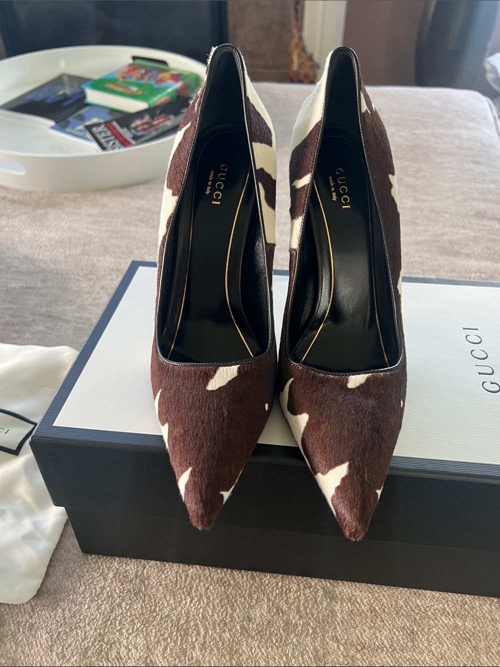 Gucci Brown and White Cowhide Stiletto Pumps with Gold Accent - Picture 2 of 11